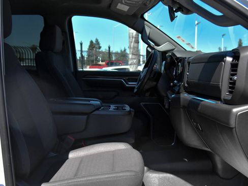 Used 2025 Chevrolet Silverado 2500 LT image 48