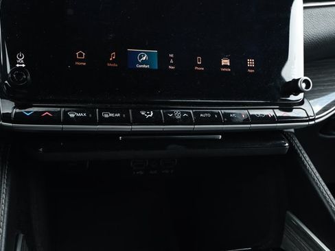 Used 2022 Jeep Wagoneer Series III AWD/4WD image 18