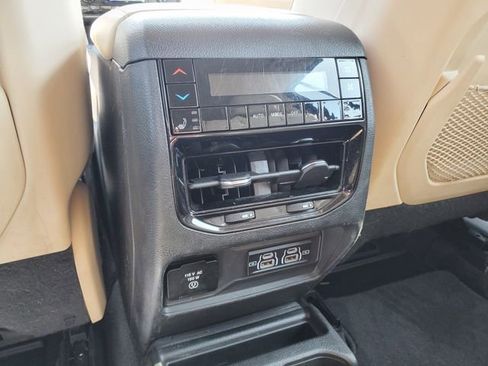 Used 2021 Jeep Grand Cherokee L Limited image 24