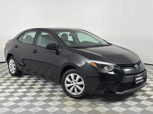 Used 2014 Toyota Corolla LE image 2