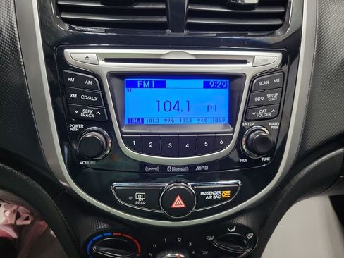 Used 2013 Hyundai Accent SE image 43