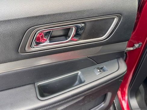 Used 2019 Ford Explorer XLT w/ Equipment Group 202A image 16