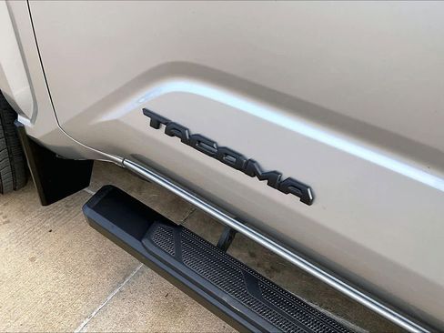 Used 2024 Toyota Tacoma SR5 image 33