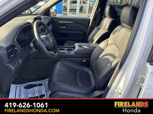 Used 2025 Honda Pilot Black Edition image 15