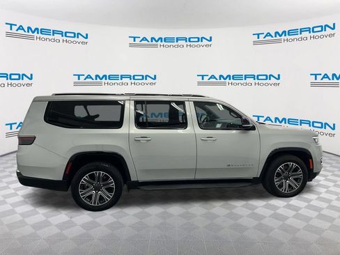 Used 2024 Jeep Wagoneer L Series II w/ Flexible Seating Group AWD/4WD image 6