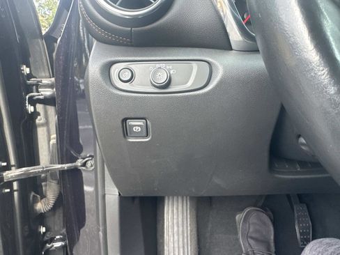 Used 2020 Chevrolet Blazer Premier w/ Driver Confidence II Package image 28