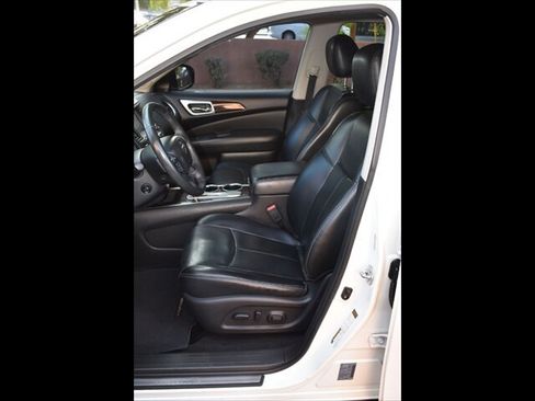 Used 2016 Nissan Pathfinder Platinum w/ Cargo Package FWD image 16