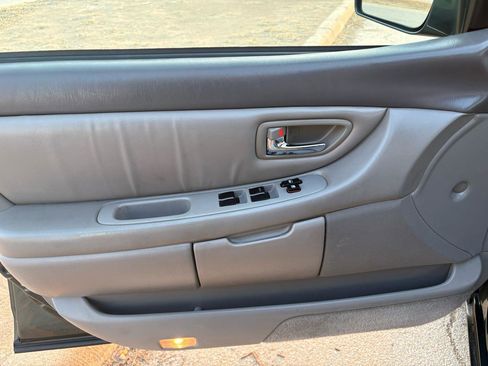 Used 2004 Toyota Avalon XLS image 27