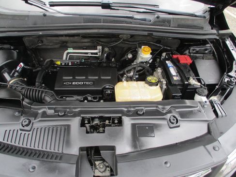 Used 2019 Chevrolet Trax LS FWD image 8