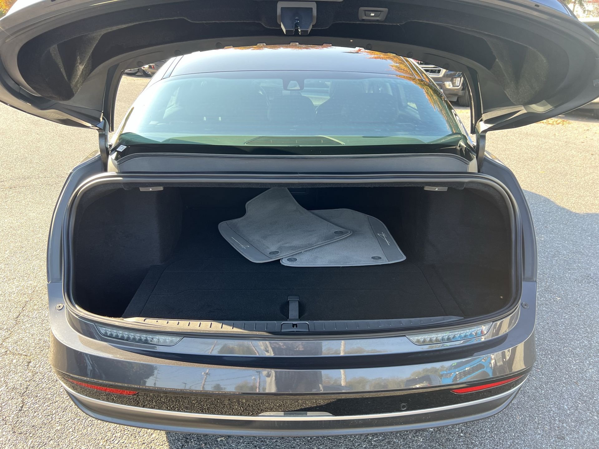 Used 2025 Lucid Air Touring AWD/4WD image 24