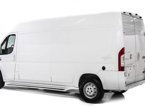Used 2015 RAM ProMaster 2500 FWD image 4