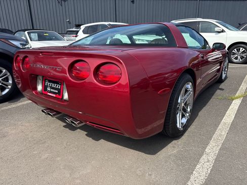 Used 2004 Chevrolet Corvette Coupe w/ Preferred Equipment Group RWD image 3