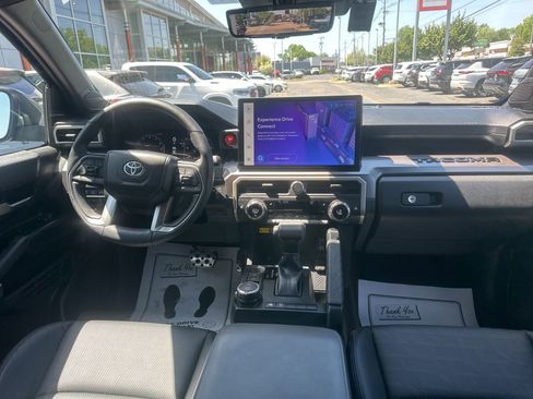 Used 2024 Toyota Tacoma TRD Sport w/ TRD Sport Premium Package AWD/4WD image 17
