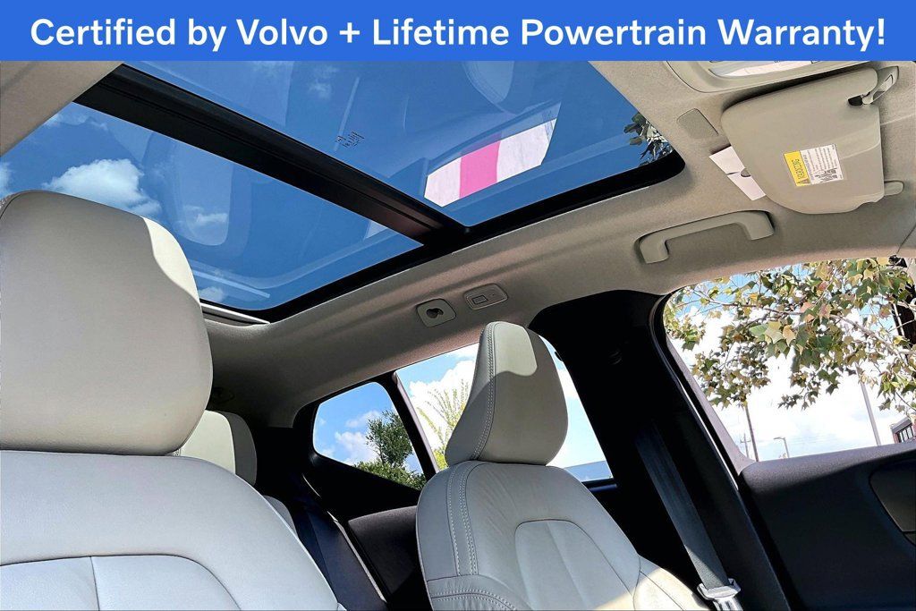 Used 2024 Volvo XC40 B5 Plus AWD/4WD image 23