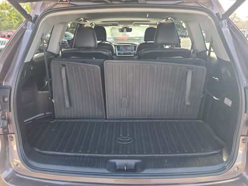 Used 2019 Toyota Highlander Limited image 10