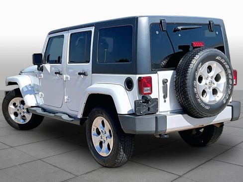 Used 2013 Jeep Wrangler Unlimited Sahara w/ Connectivity Group AWD/4WD image 10