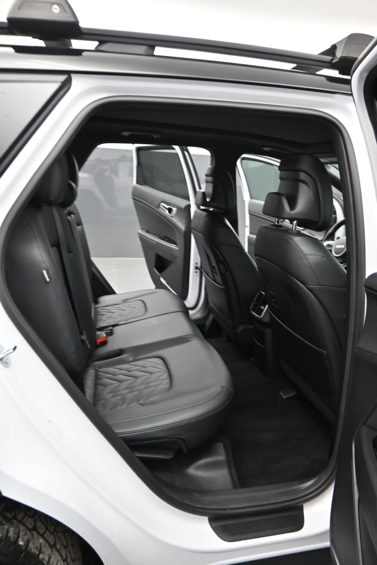 Used 2024 Kia Sportage X-Pro Prestige AWD/4WD image 16