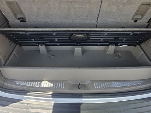 Used 2018 Chevrolet Tahoe LT RWD image 7