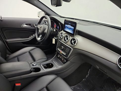 Used 2019 Mercedes-Benz GLA 250 image 21