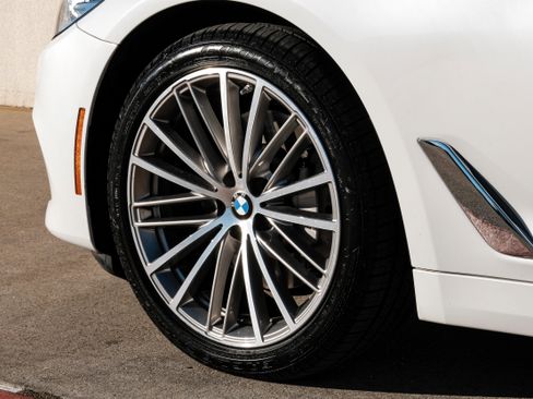 Used 2018 BMW 540i xDrive image 63