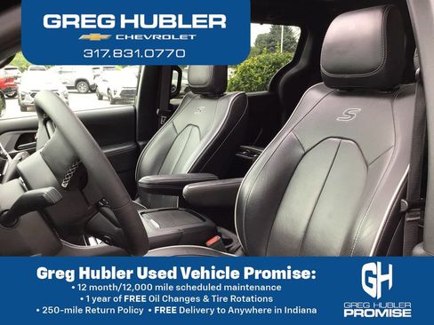 Used 2025 Chrysler Pacifica Limited FWD image 25