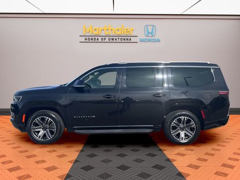 Used 2024 Jeep Wagoneer Series II w/ Flexible Seating Group AWD/4WD image 2
