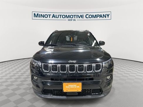 Certified 2024 Jeep Compass Latitude AWD/4WD image 3