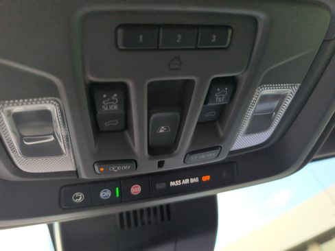 Used 2023 GMC Sierra 1500 Denali w/ Denali Reserve Package AWD/4WD image 39