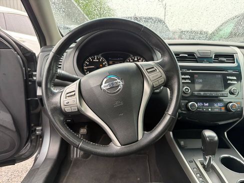 Used 2015 Nissan Altima 2.5 SV w/ Convenience Package FWD image 22