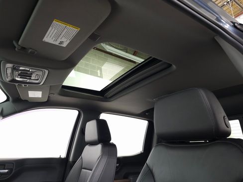 Used 2021 Chevrolet Silverado 1500 LT Trail Boss w/ Convenience Package II image 21