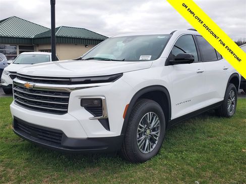 New 2025 Chevrolet Traverse LT w/ Driver Confidence Package image 27