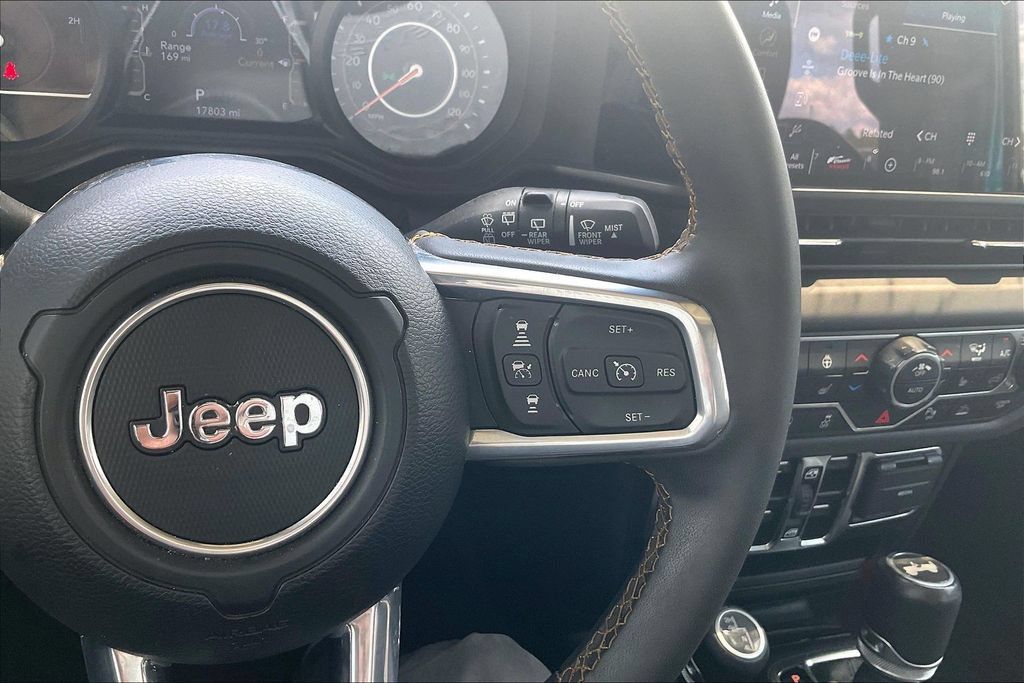 Used 2024 Jeep Wrangler Unlimited Sahara w/ Safety Group AWD/4WD image 19