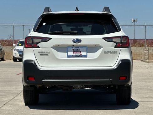 Used 2024 Subaru Outback Premium AWD/4WD image 4
