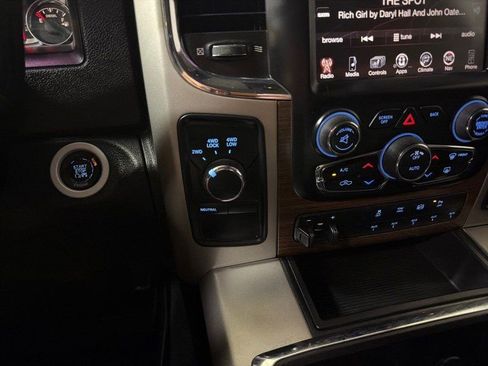 Used 2015 RAM 3500 Laramie w/ Convenience Group AWD/4WD image 19
