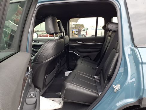 New 2026 Jeep Grand Cherokee Limited AWD/4WD image 7