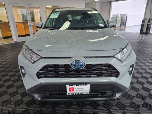 Used 2021 Toyota RAV4 XLE image 8
