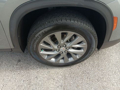 Used 2025 Buick Enclave Preferred AWD/4WD image 8