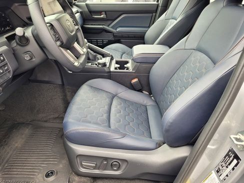 New 2025 Toyota 4Runner 4WD image 8