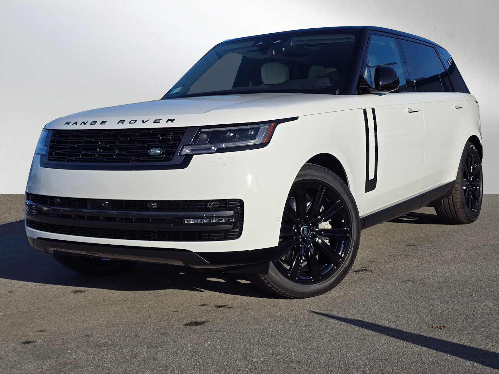 New 2025 Land Rover Range Rover Long Wheelbase SE AWD/4WD image 1