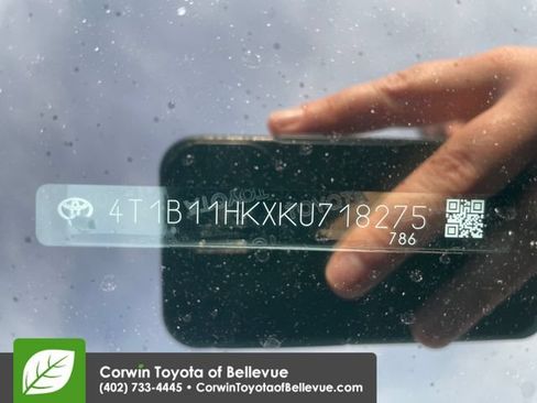 Used 2019 Toyota Camry SE FWD image 30