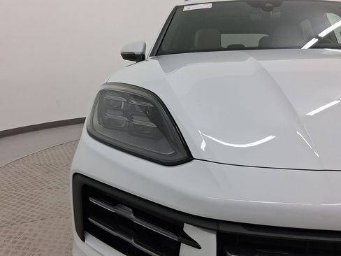 New 2026 Porsche Cayenne image 11