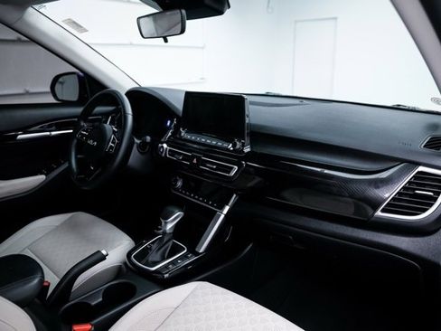 Used 2023 Kia Seltos EX image 14
