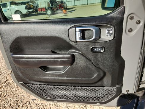 Used 2021 Jeep Wrangler Unlimited Sport image 14