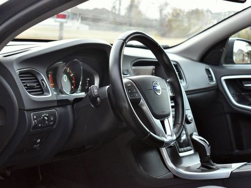 Used 2015 Volvo S60 T5 Premier Plus image 14