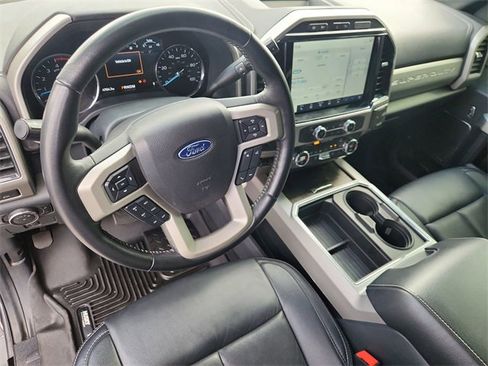 Used 2022 Ford F250 Lariat w/ Black Appearance Package image 10