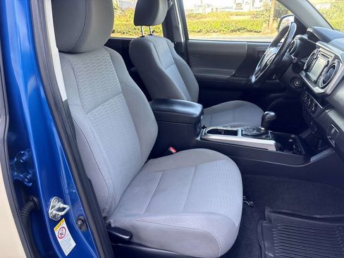 Used 2017 Toyota Tacoma SR5 w/ Tow Package RWD image 15