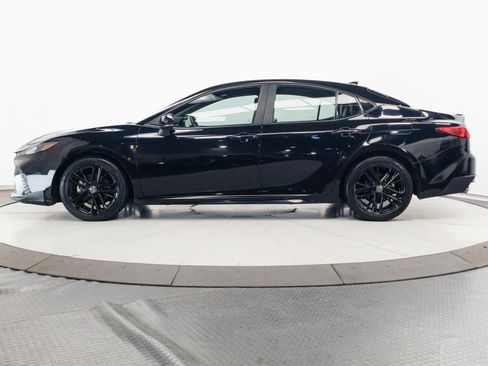 Used 2025 Toyota Camry SE FWD image 7
