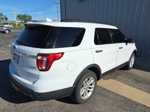 Used 2017 Ford Explorer FWD image 6