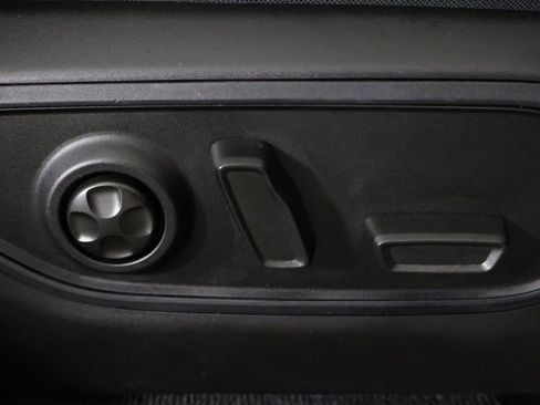 Used 2023 Jeep Grand Cherokee L Limited AWD/4WD image 38