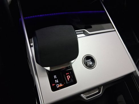 New 2025 Land Rover Range Rover SE image 27